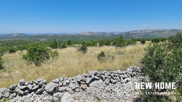 Poljoprivredno zemljište sa odličnim pogledom